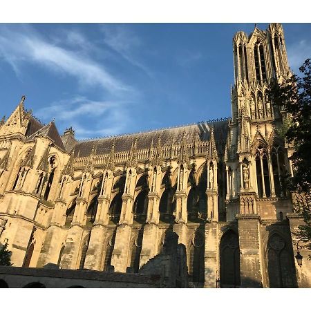 شقة Chez La Reg'- Aux Pieds De La Cathedrale رانس المظهر الخارجي الصورة